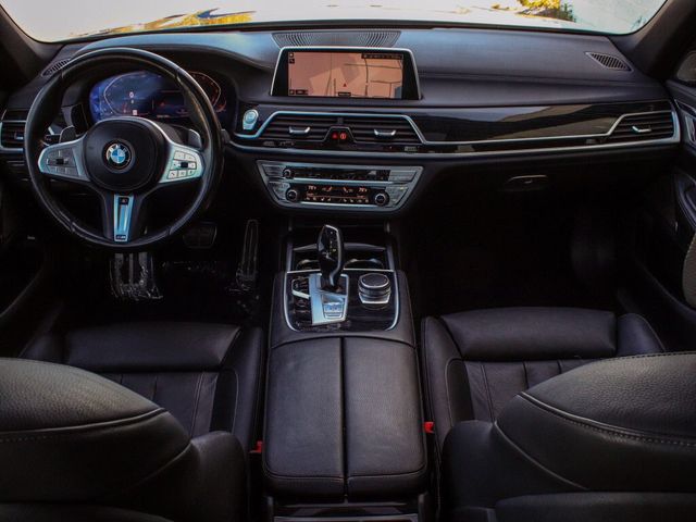 2022 BMW 740i xDrive - 23093763 - 39