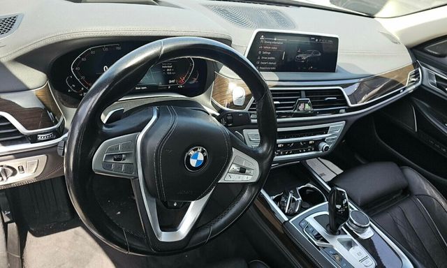2022 BMW 7 Series 740i - 23037113 - 9