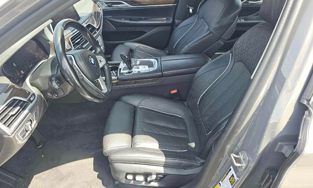 2022 BMW 7 Series 740i - 23037113 - 6