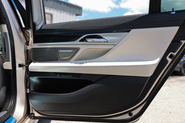 2022 BMW 7 Series 740i - 23027059 - 55