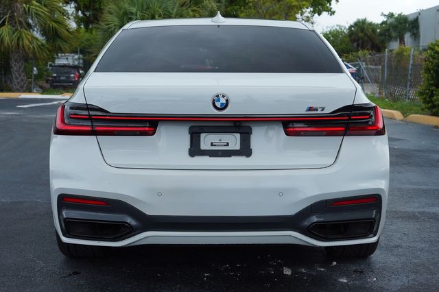 2022 BMW 7 Series 740i M Sport - 23035603 - 9