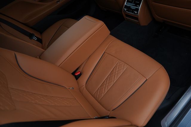 2022 BMW 7 Series 740i M Sport - 23035603 - 14