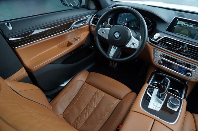 2022 BMW 7 Series 740i M Sport - 23035603 - 22