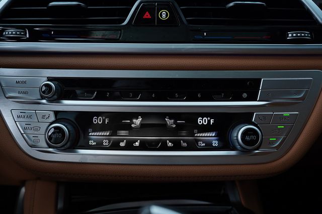 2022 BMW 7 Series 740i M Sport - 23035603 - 31