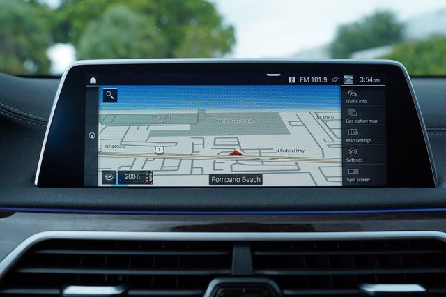 2022 BMW 7 Series 740i M Sport - 23035603 - 32