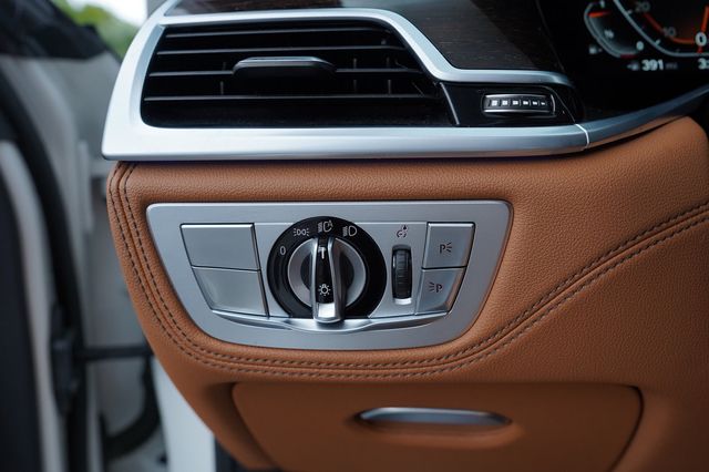 2022 BMW 7 Series 740i M Sport - 23035603 - 39