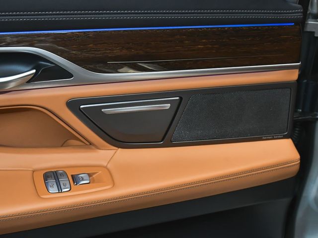 2022 BMW 7 Series 740i xDrive - 23011163 - 12