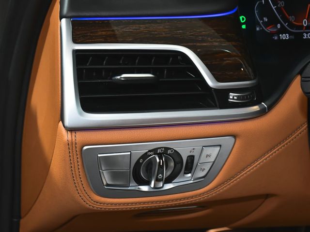 2022 BMW 7 Series 740i xDrive - 23011163 - 21