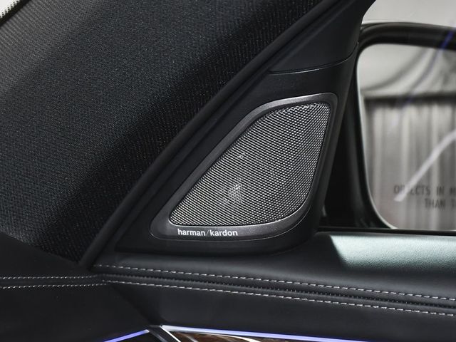 2022 BMW 7 Series 740i xDrive - 23011163 - 39