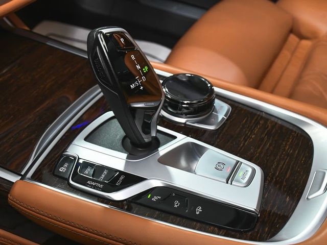 2022 BMW 7 Series 740i xDrive - 23011163 - 53