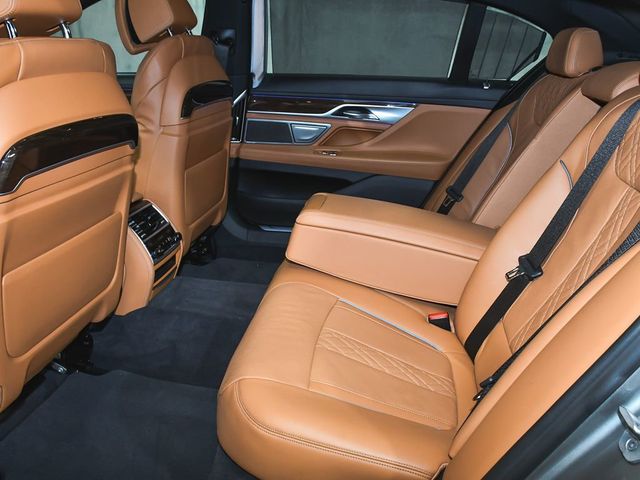 2022 BMW 7 Series 740i xDrive - 23011163 - 62