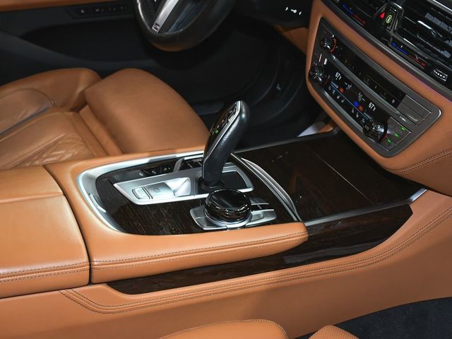 2022 BMW 7 Series 740i xDrive - 23011163 - 73