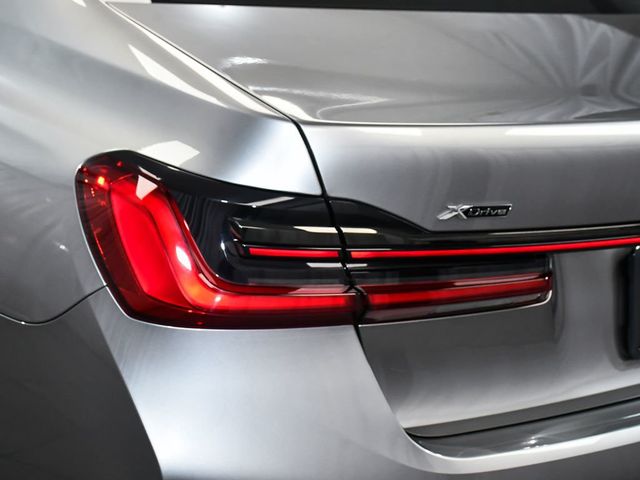 2022 BMW 7 Series 740i xDrive - 23011163 - 88