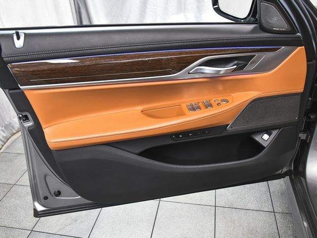 2022 BMW 7 Series 740i xDrive - 23011163 - 8