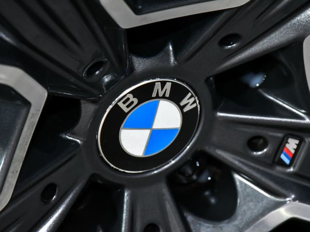 2022 BMW 7 Series 740i xDrive - 23011163 - 94