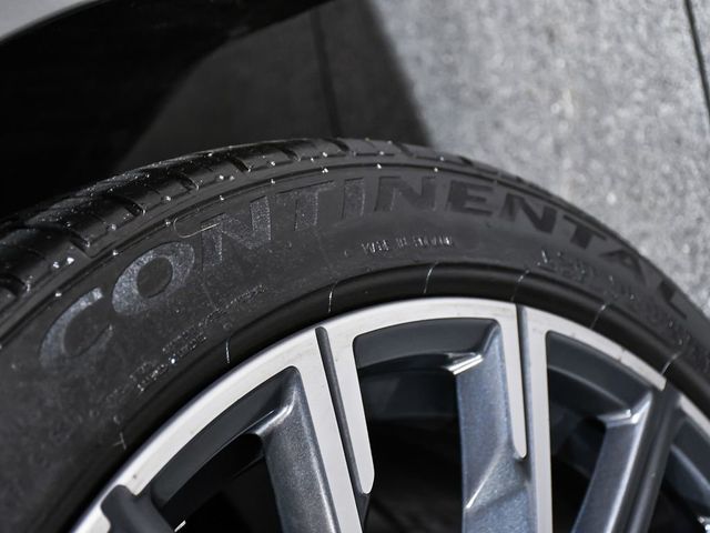 2022 BMW 7 Series 740i xDrive - 23011163 - 95