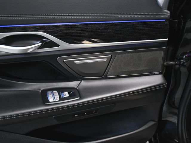 2022 BMW 7 Series 740i xDrive - 23038967 - 15