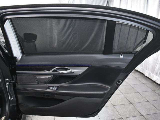 2022 BMW 7 Series 740i xDrive - 23038967 - 17
