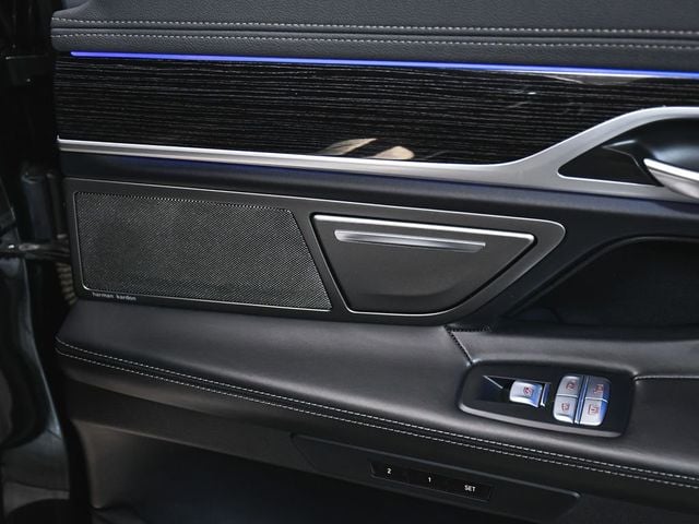 2022 BMW 7 Series 740i xDrive - 23038967 - 19