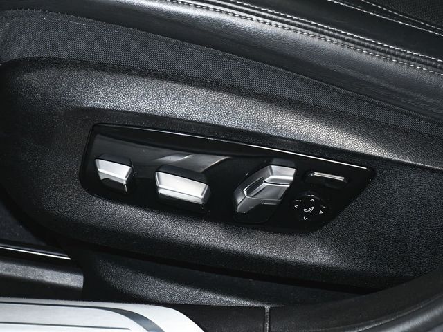 2022 BMW 7 Series 740i xDrive - 23038967 - 56