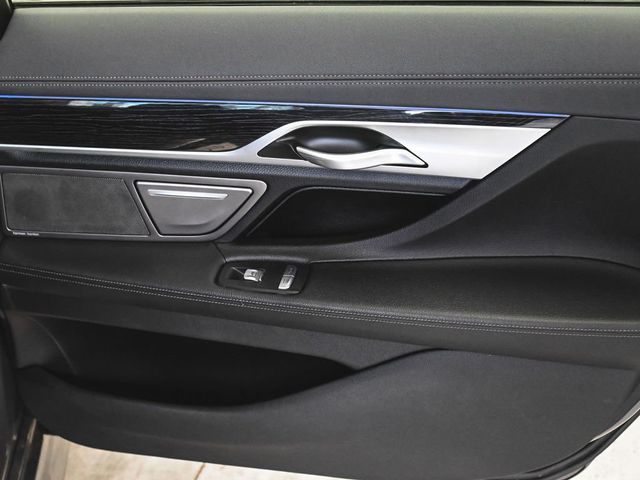 2022 BMW 7 Series 740i xDrive - 22985111 - 10