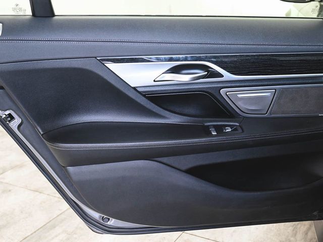 2022 BMW 7 Series 740i xDrive - 22985111 - 11