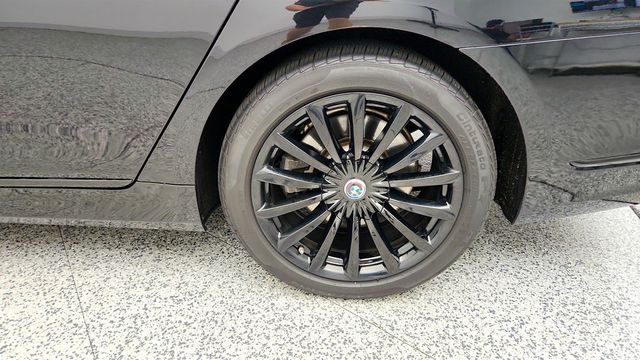 2022 BMW 7 Series 740i xDrive w/ Premium Pkg, Ventilated & Heated Seats - 23040973 - 8
