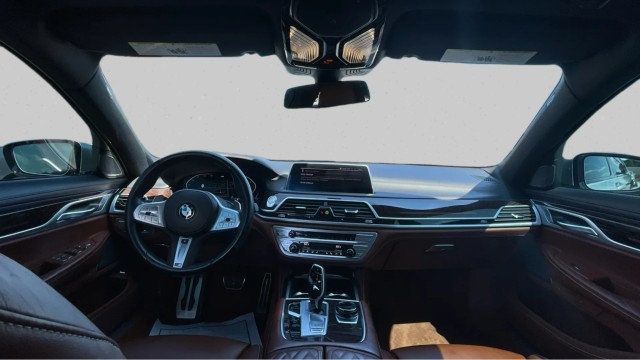 2022 BMW 7 Series 750i - Photo 10