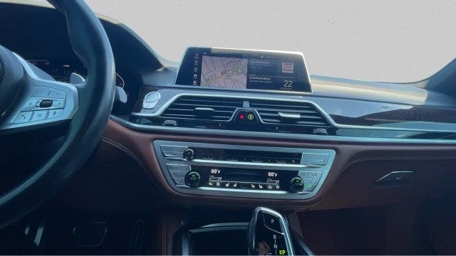 2022 BMW 7 Series 750i - Photo 13