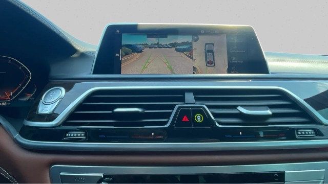 2022 BMW 7 Series 750i - Photo 14