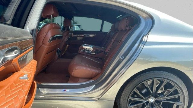 2022 BMW 7 Series 750i - Photo 17