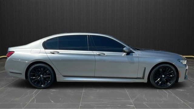2022 BMW 7 Series 750i - Photo 2