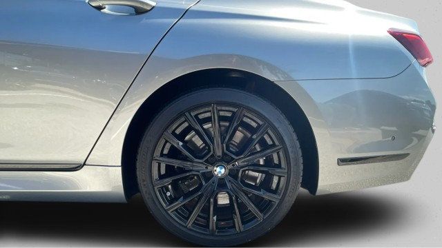 2022 BMW 7 Series 750i - Photo 22