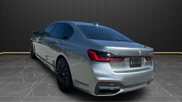 2022 BMW 7 Series 750i - Photo 5