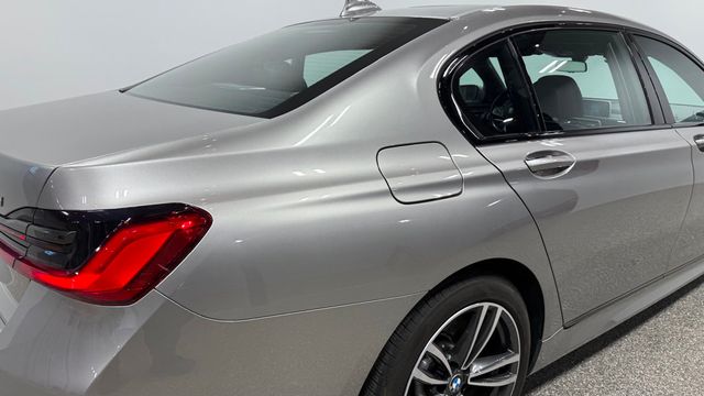 2022 BMW 7 Series 750i xDrive - 22982893 - 13