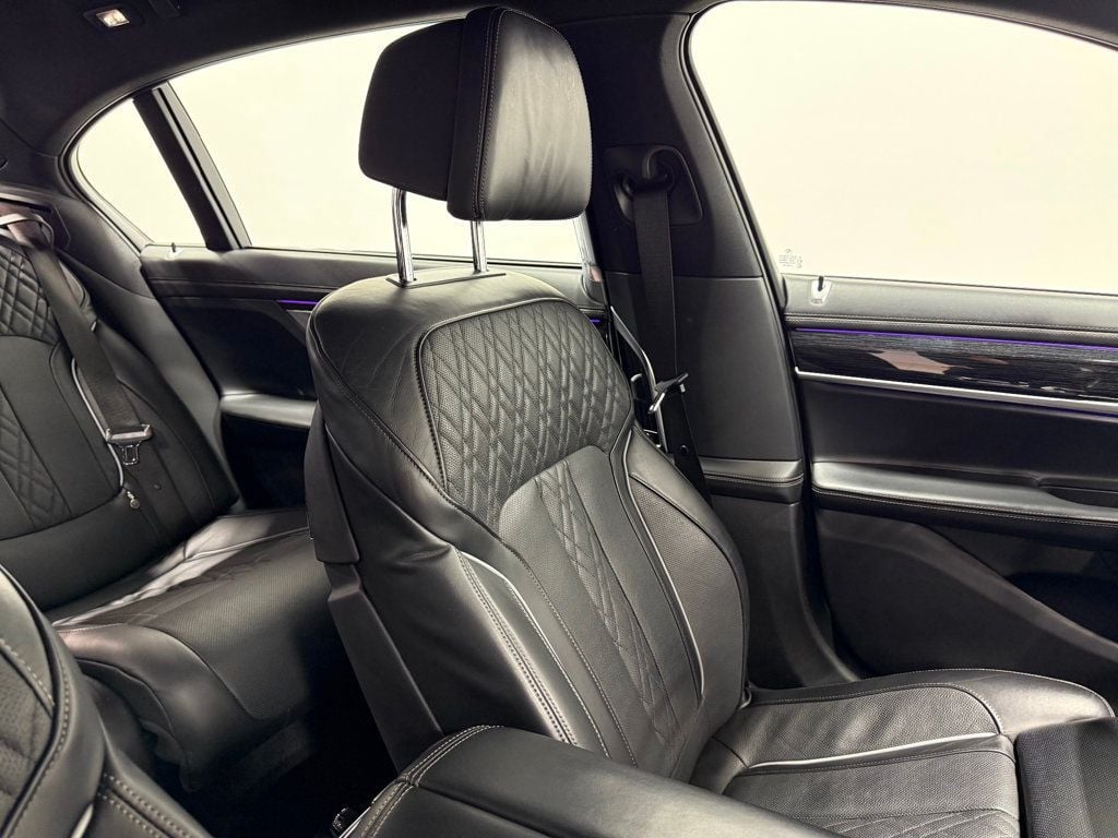 2022 BMW 7 Series 750i xDrive - 22982893 - 56