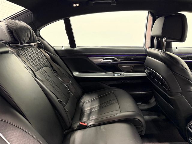 2022 BMW 7 Series 750i xDrive - 22982893 - 61