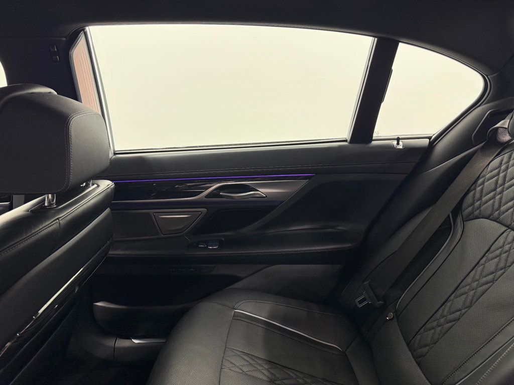 2022 BMW 7 Series 750i xDrive - 22982893 - 77
