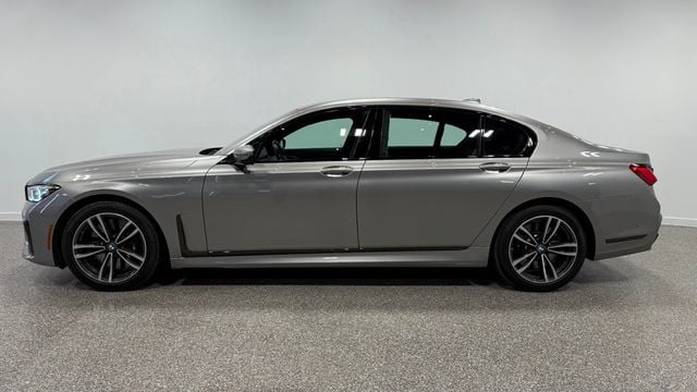 2022 BMW 7 Series 750i xDrive - 22982893 - 8
