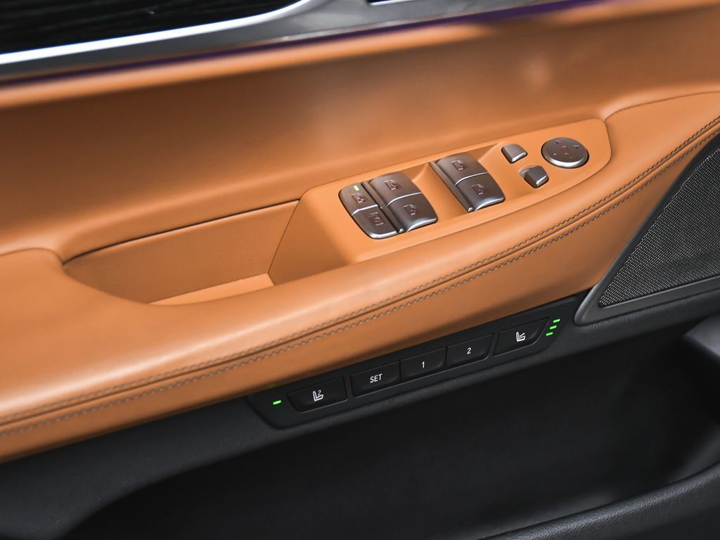 BMW 7 Series photo 10