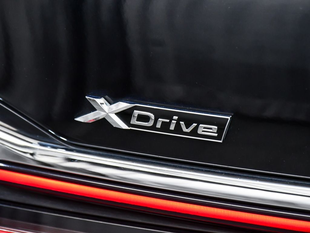 BMW 7 Series photo 100