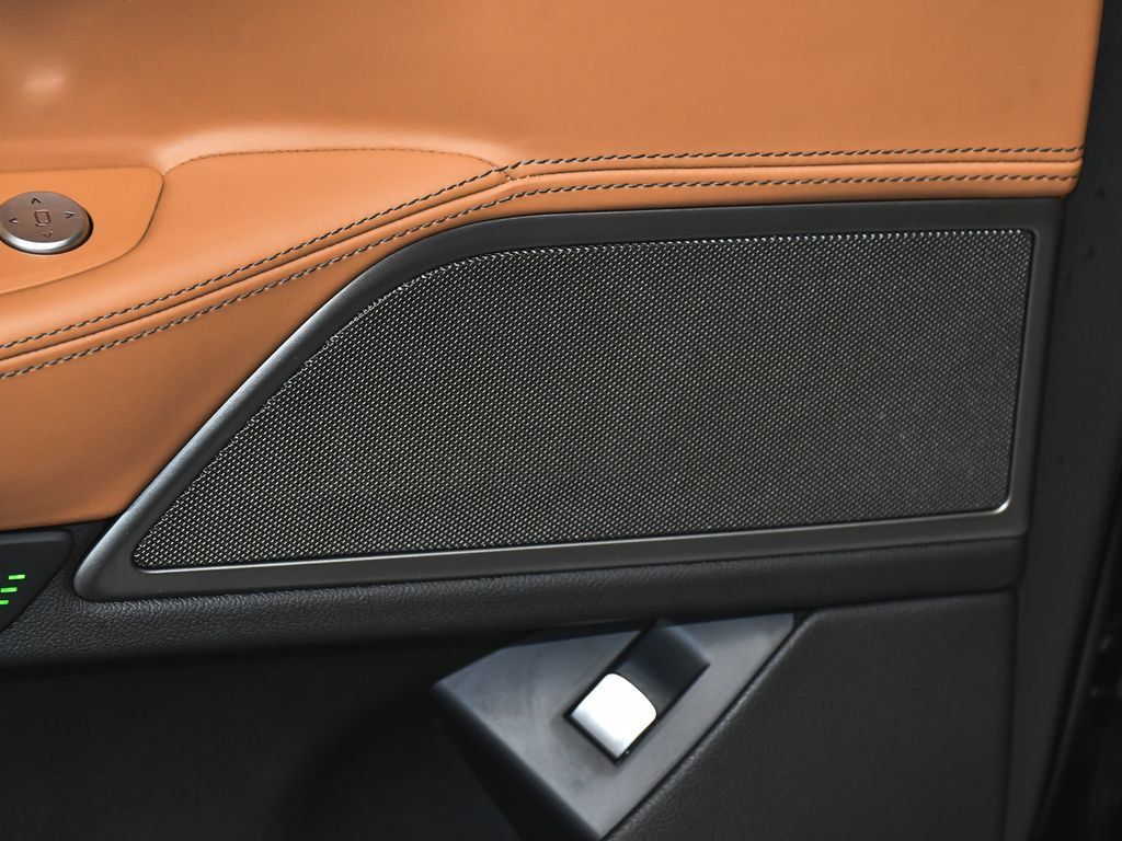 BMW 7 Series photo 11