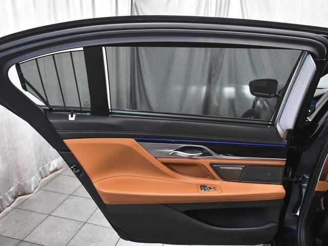 2022 BMW 7 Series 750i xDrive - 23011154 - 12