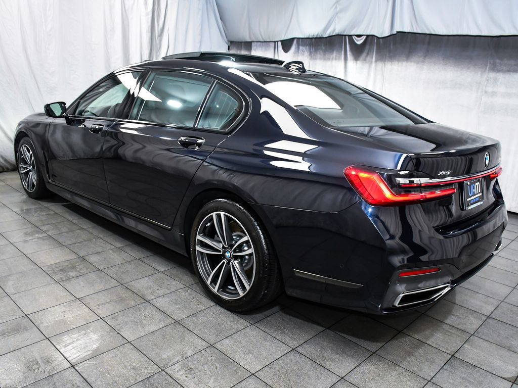 BMW 7 Series photo 4