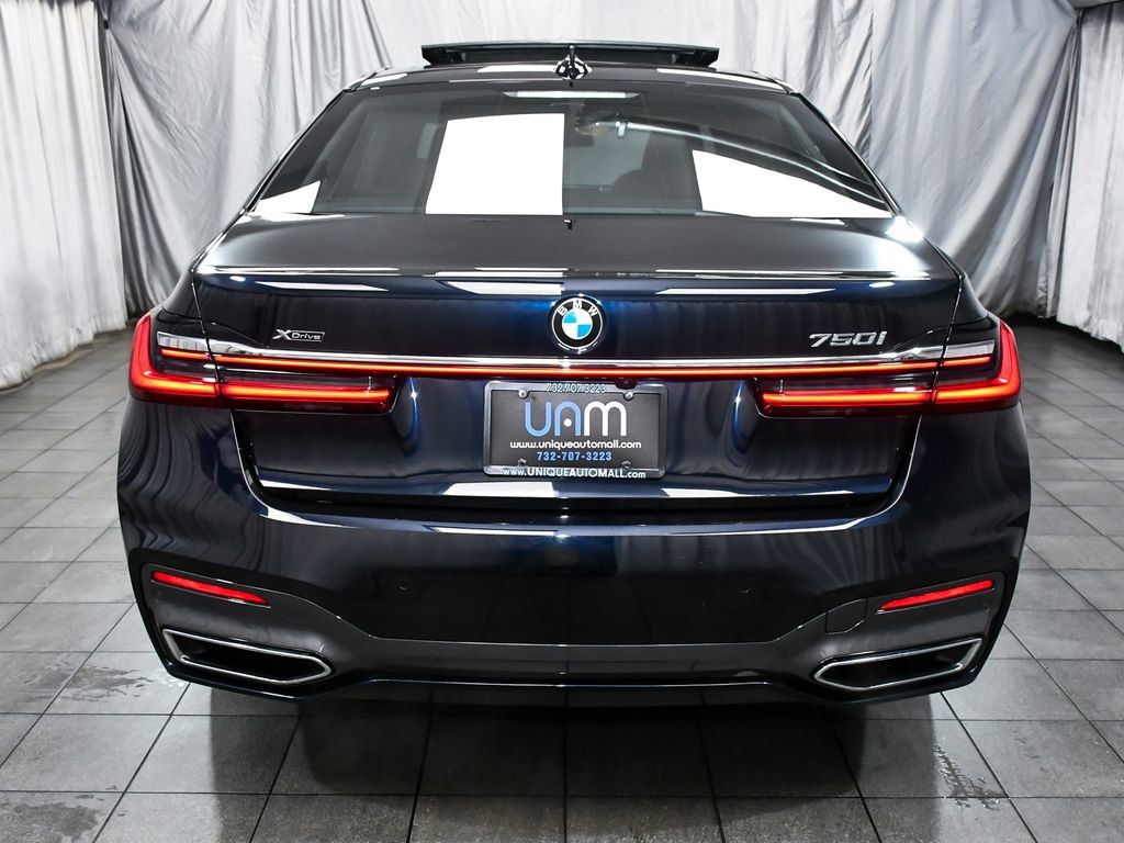 BMW 7 Series photo 5