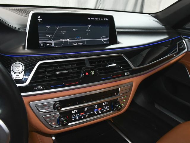 2022 BMW 7 Series 750i xDrive - 23011154 - 52