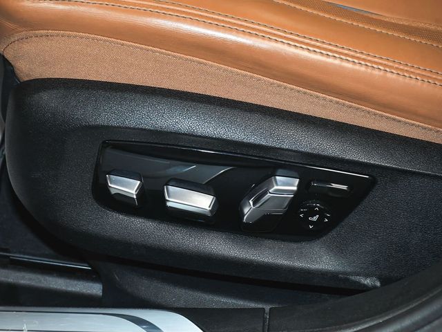 2022 BMW 7 Series 750i xDrive - 23011154 - 60