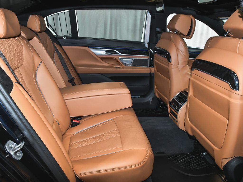 BMW 7 Series photo 68