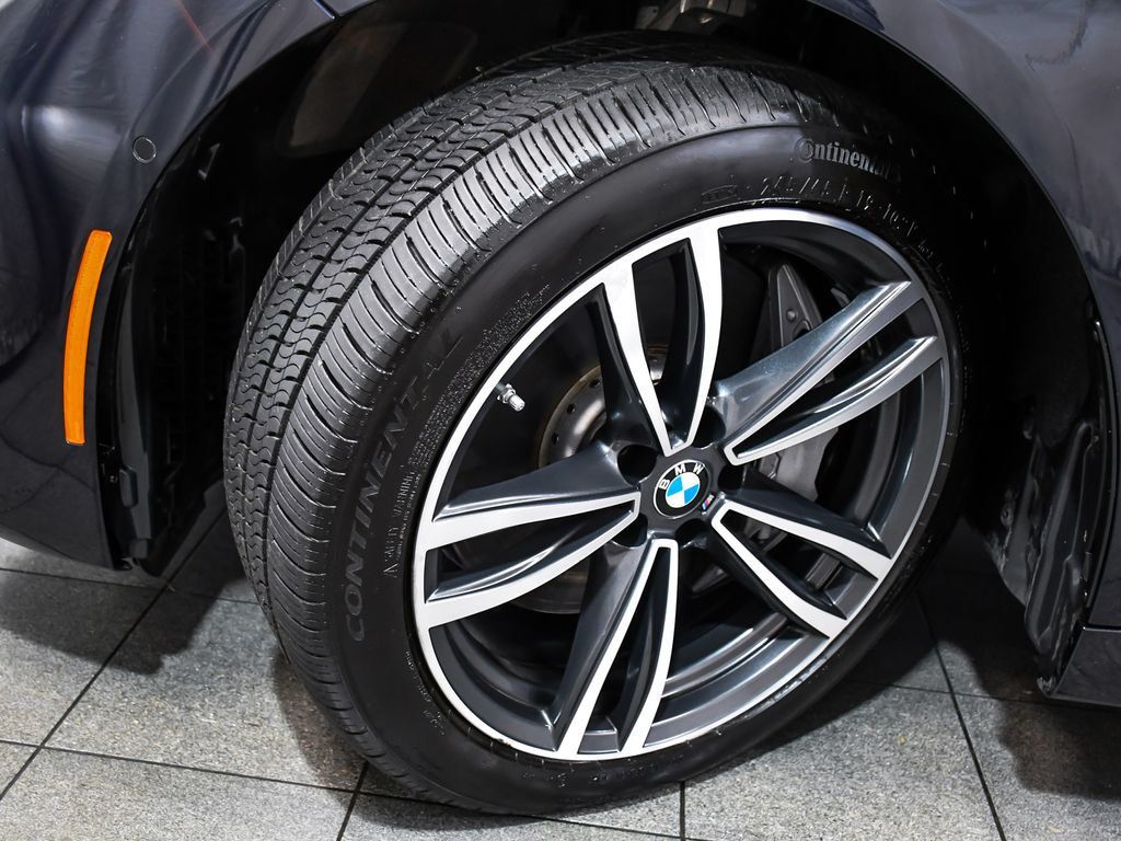 BMW 7 Series photo 7