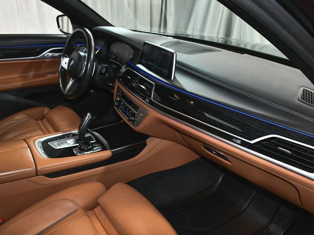 2022 BMW 7 Series 750i xDrive - 23011154 - 72